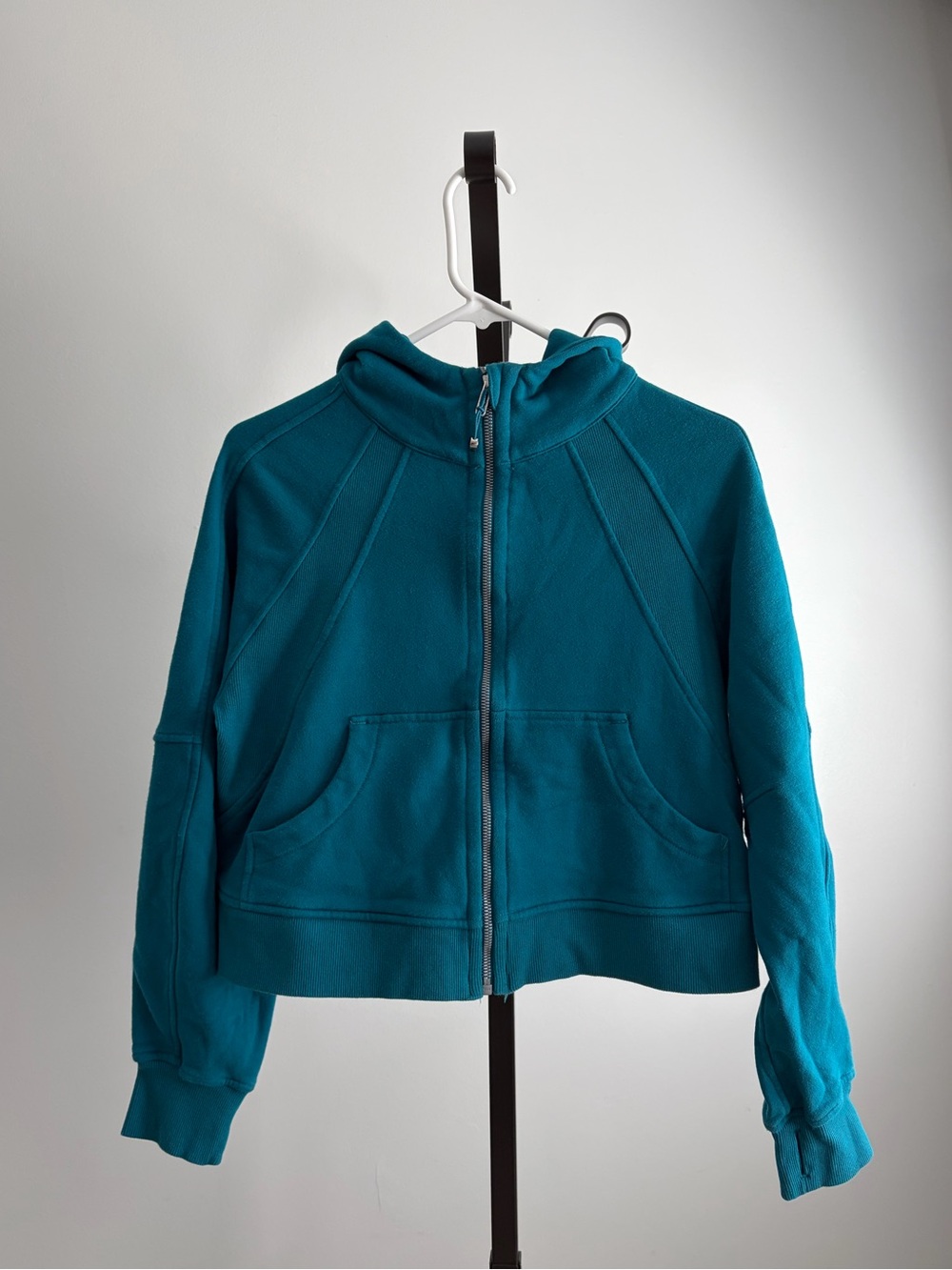 Lululemon Women’s Teal Zip-Up hoodie, Size S/M.
